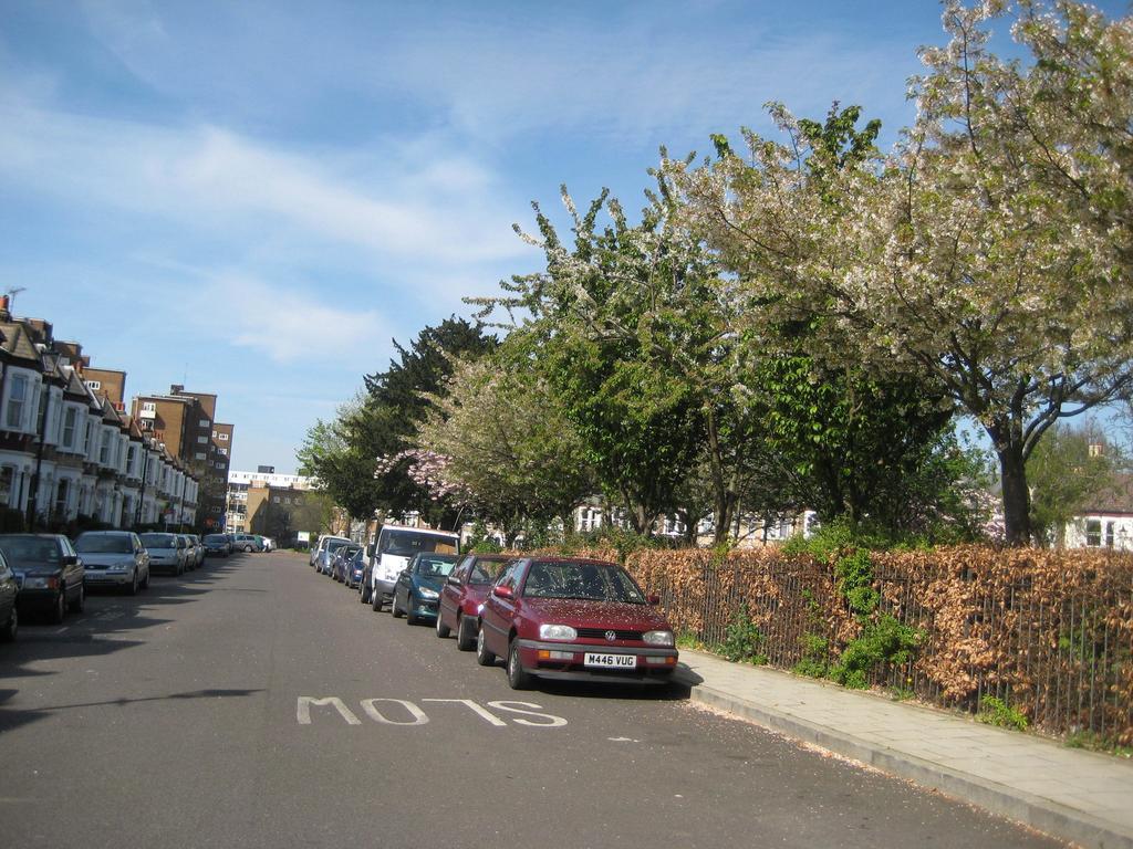 Holmewood Homestay London Ngoại thất bức ảnh