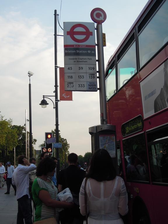 Holmewood Homestay London Ngoại thất bức ảnh