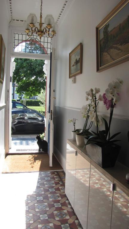Holmewood Homestay London Ngoại thất bức ảnh